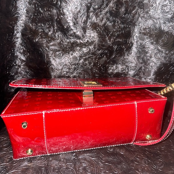 ARCADIA MADE IN ITALY PATENT LEATHER FLAP OVER CROSSBODY RED  COLOR … - Picture 9 of 10